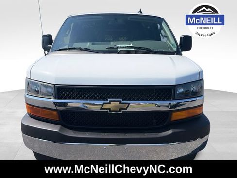 Used 2024 Chevrolet Express 2500 w/ Driver Convenience Package RWD image 2