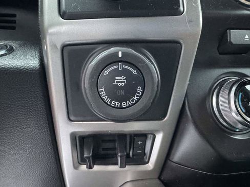 Used 2017 Ford F150 Lariat w/ Equipment Group 502A Luxury image 19