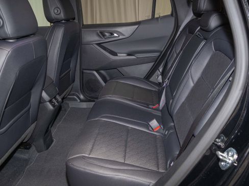 New 2026 Chevrolet Equinox LT w/ Convenience Package II FWD image 9