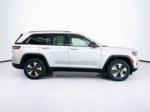 Used 2022 Jeep Grand Cherokee Limited 4xe w/ Luxury Tech Group II AWD/4WD image 10