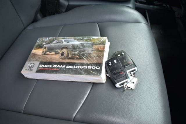 Used 2021 RAM 2500 Tradesman w/ Chrome Appearance Group AWD/4WD image 17