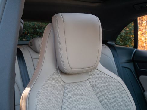 Used 2025 Porsche Macan Electric image 31