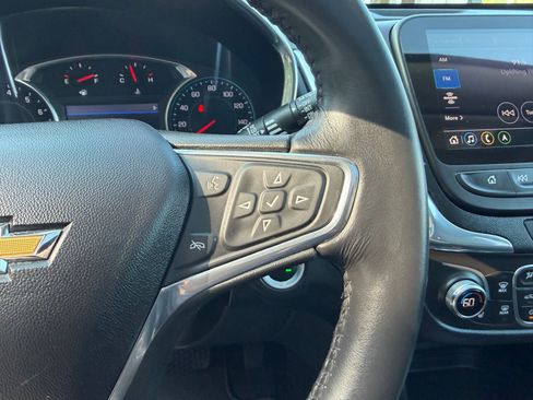 Used 2019 Chevrolet Equinox LT w/ Sun & Navigation Package image 15