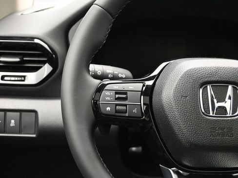 Used 2025 Honda Pilot Touring image 39