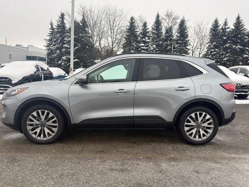 Used 2022 Ford Escape Titanium w/ Class II Trailer Tow Package image 4