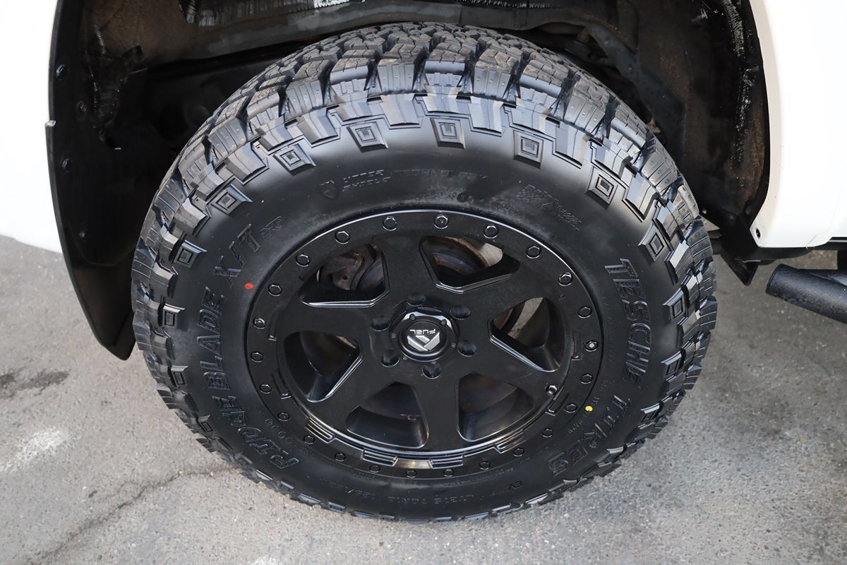 Used 2018 Toyota 4Runner SR5 AWD/4WD image 39