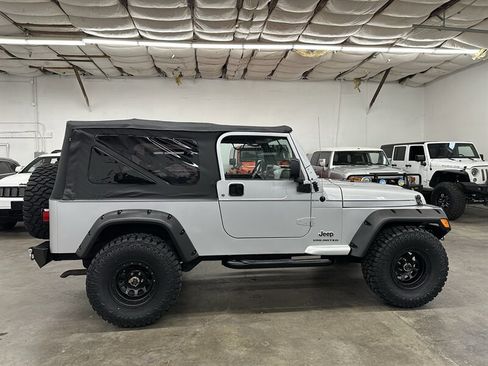 Used 2006 Jeep Wrangler Unlimited AWD/4WD image 2