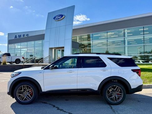 New 2025 Ford Explorer ST-Line w/ Premium Package image 2