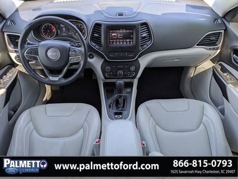 Used 2020 Jeep Cherokee Latitude Lux w/ Quick Order Package 26H Lux FWD image 15