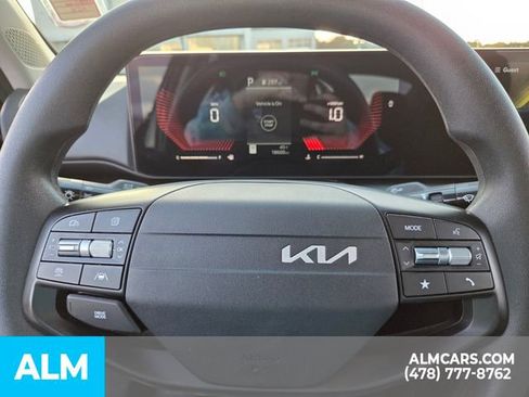Used 2025 Kia K4 LXS image 25