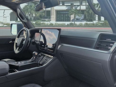 Certified 2025 Lexus GX 550 AWD/4WD image 29