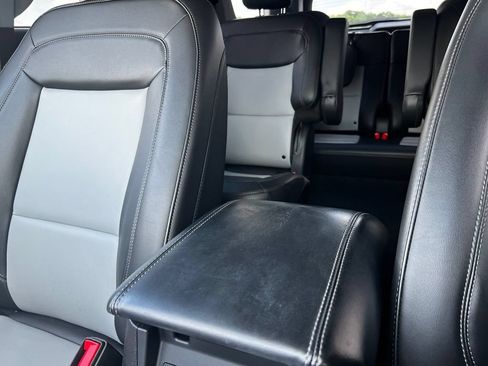 Used 2023 Ford Explorer XLT w/ Equipment Group 202A AWD/4WD image 19