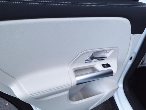 New 2025 Mercedes-Benz GLA 250 4MATIC image 18