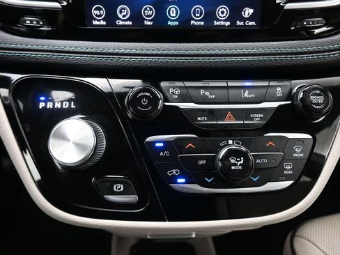 Used 2020 Chrysler Pacifica Limited w/ Advanced Safetytec Group image 26