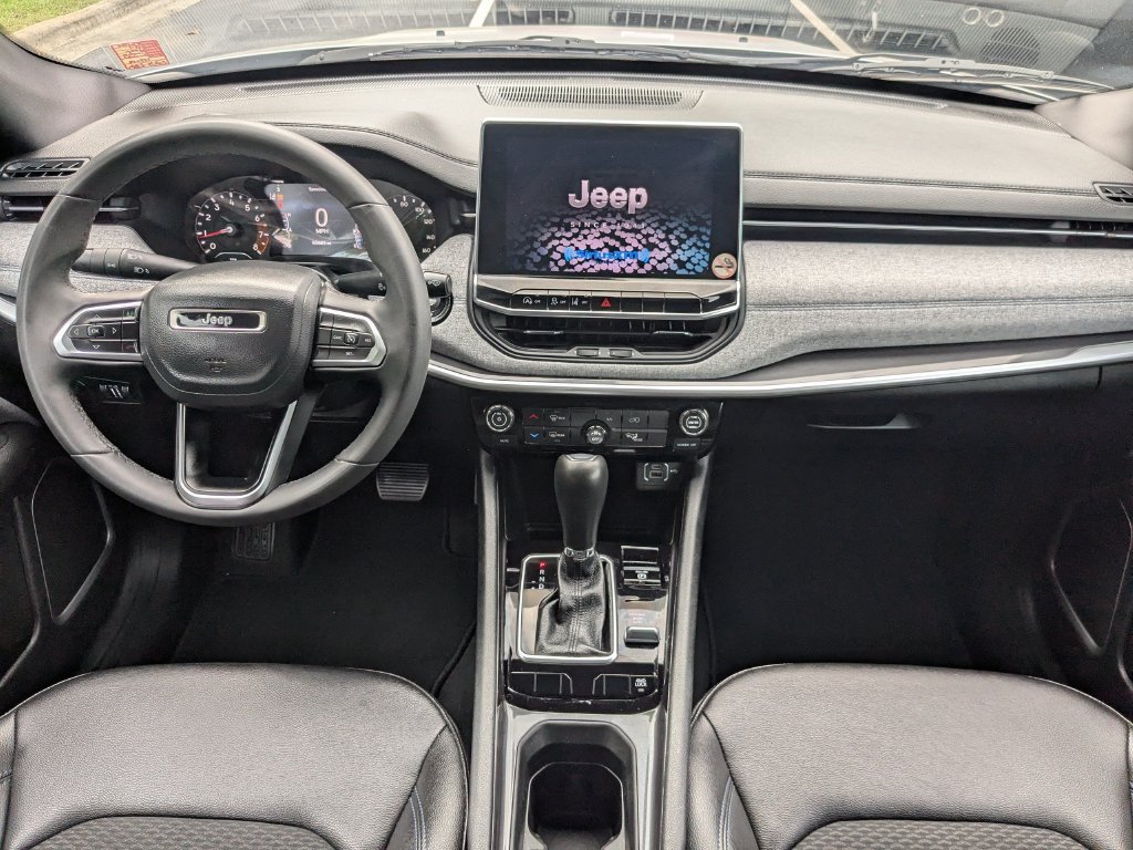 Used 2024 Jeep Compass Latitude AWD/4WD image 13