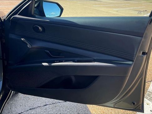 Used 2025 Hyundai Elantra Sport image 28