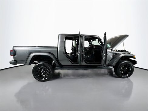 Used 2021 Jeep Gladiator Overland image 29