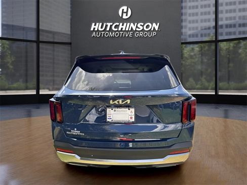 Certified 2025 Kia Sorento S w/ Panoramic Sunroof Package FWD image 5