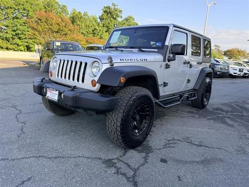 Used 2012 Jeep Wrangler Unlimited Rubicon w/ Max Tow Pkg AWD/4WD image 1