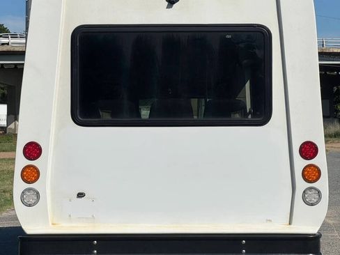 Used 2023 GMC Savana 3500 w/ Shuttle Bus Package RWD image 4