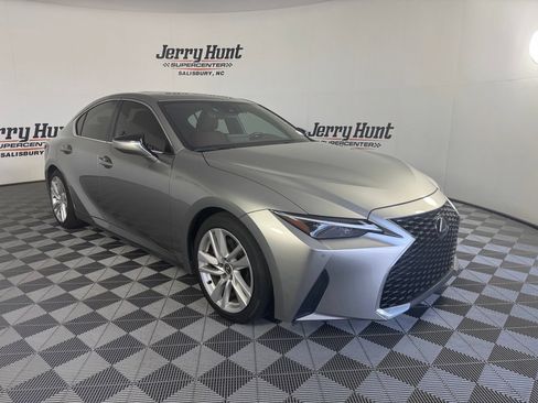 Used 2023 Lexus IS 300 w/ Comfort Package RWD image 6