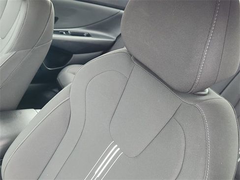 Used 2025 Hyundai Elantra SEL image 24