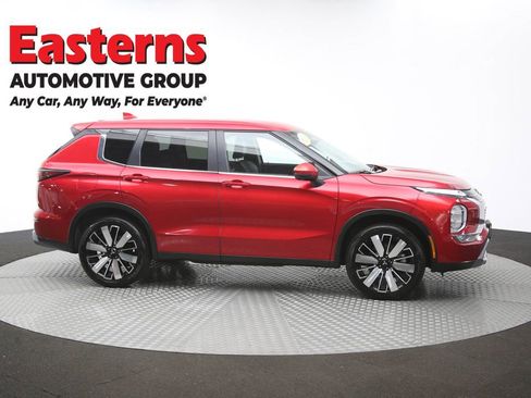 Used 2025 Mitsubishi Outlander AWD image 47
