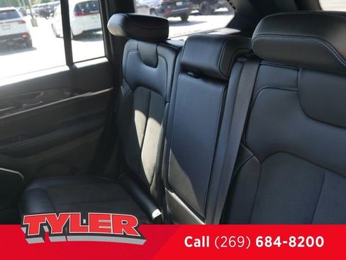 Used 2022 Jeep Grand Cherokee Trailhawk AWD/4WD image 44