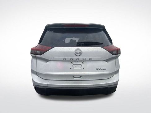 Used 2024 Nissan Rogue SV image 8