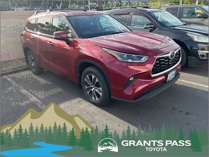 Used 2021 Toyota Highlander XLE