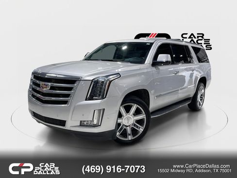 Used 2020 Cadillac Escalade ESV Luxury RWD image 2