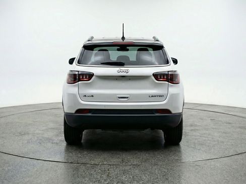 Used 2025 Jeep Compass Trailhawk AWD/4WD image 7