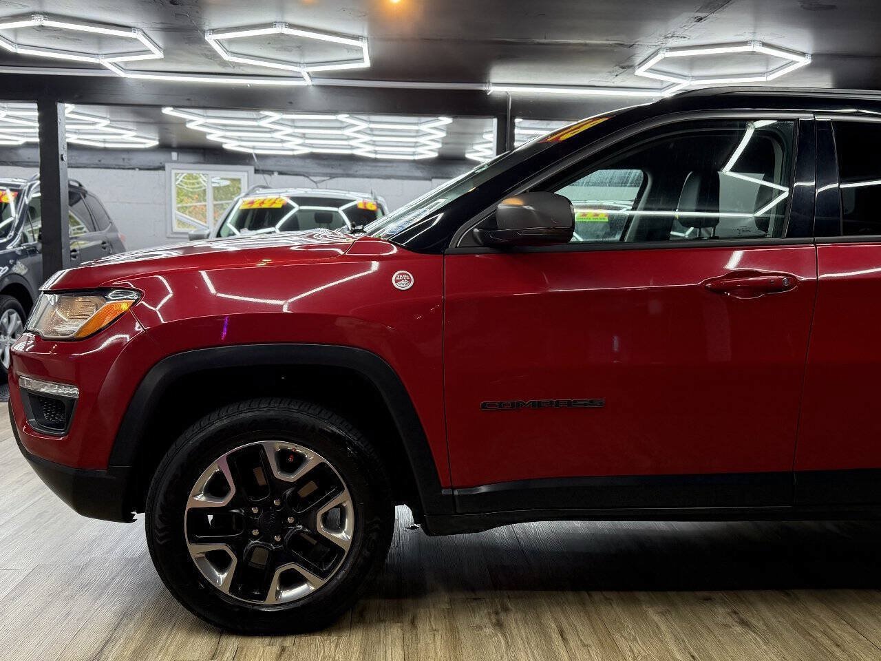 Used 2018 Jeep Compass Trailhawk AWD/4WD image 4