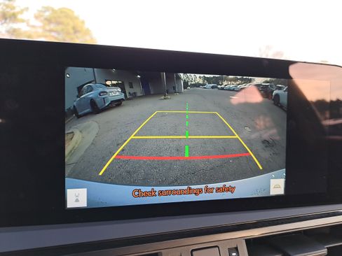 Used 2025 Lexus ES 300h w/ Premium Package image 25