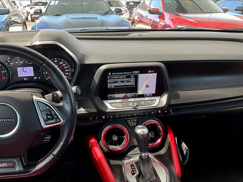 Used 2018 Chevrolet Camaro SS RWD image 8