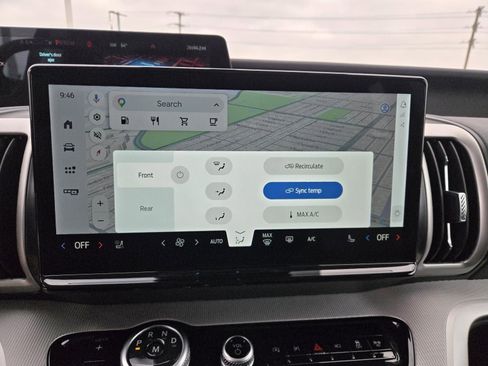 Used 2025 Ford Expedition Active image 11