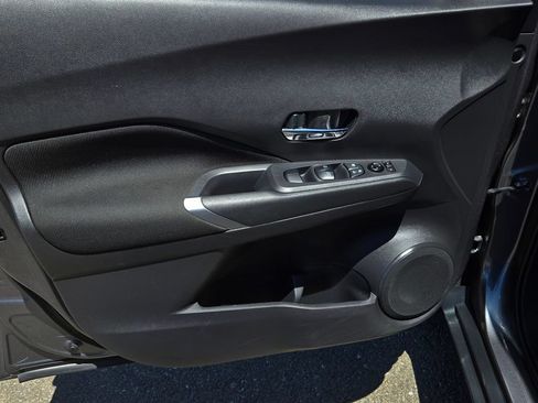 Used 2024 Nissan Kicks SV FWD image 11