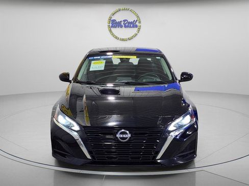 Used 2023 Nissan Altima 2.5 SV AWD/4WD image 8