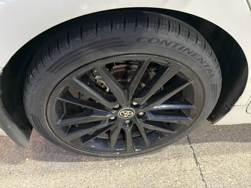 Used 2022 Toyota Camry XSE image 10