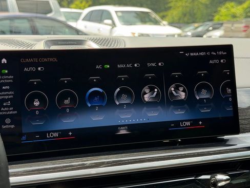 Used 2023 BMW X7 M60i w/ Executive Package AWD/4WD image 21