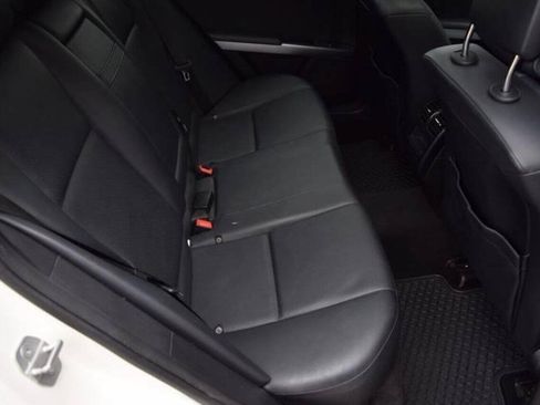 Used 2010 Mercedes-Benz GLK 350 4MATIC image 47