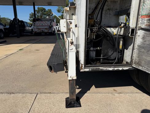 Used 2017 Ford F550 2WD Regular Cab Super Duty image 39