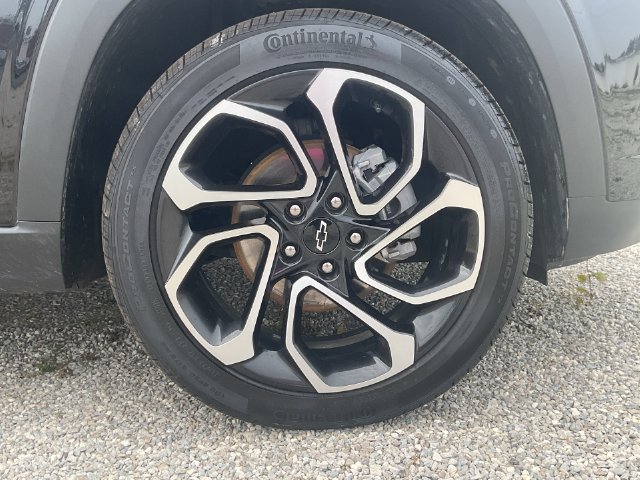 Certified 2025 Chevrolet Trax RS w/ Sunroof Package FWD image 32
