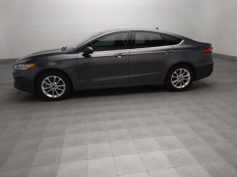 Used 2020 Ford Fusion SE FWD image 2