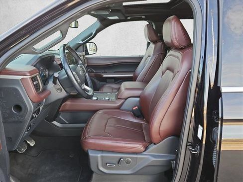 Used 2023 Ford Expedition Limited image 17