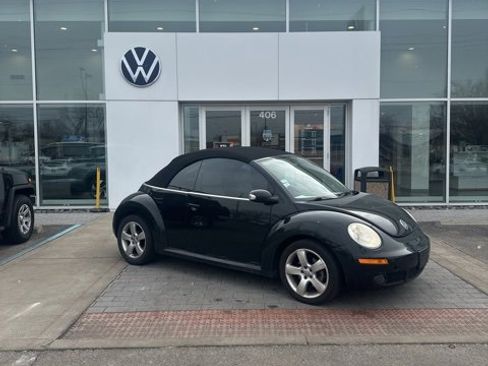 Used 2007 Volkswagen Beetle Convertible w/ Package 2 image 2