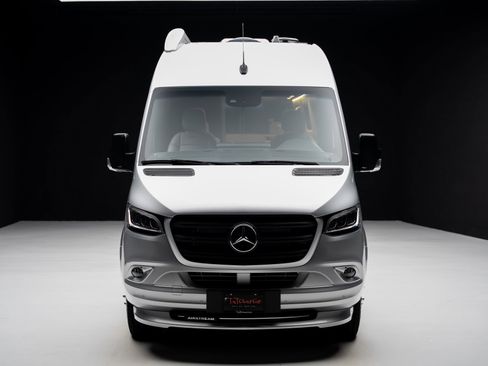 Used 2021 Mercedes-Benz Sprinter 3500 image 5