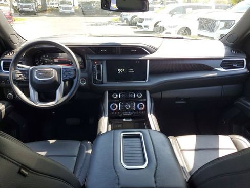 Used 2024 GMC Yukon Denali image 11
