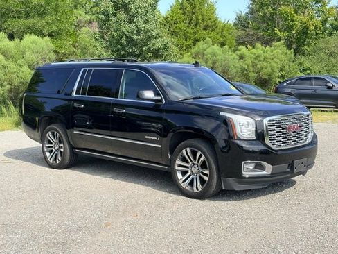 Used 2018 GMC Yukon XL Denali w/ Open Road Package AWD/4WD image 3
