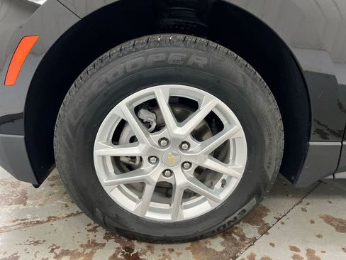 Used 2023 Chevrolet Equinox LS image 29